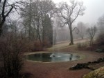 Becken mit Fontäne im Winter | Schlosspark Belvedere