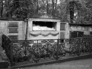 Grabanlage der Familie von Goethe. Ohne den Dichter, der in der Fürstengruft bestattet ist.