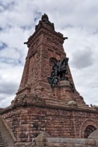 Kyffhäuser Denkmalturm mit Kaiser Wilhelm zu Pferde