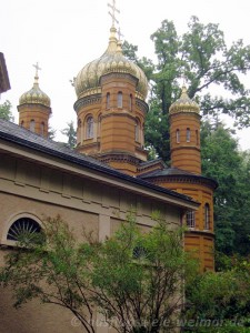 Die russisch-orthodoxe Kapelle wurde direkt an die Rückfront der Fürstengruft gesetzt